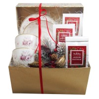 Zestaw z herbatami i porcelaną