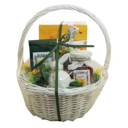 Koszyk z herbatami i konfiturą