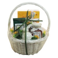 Koszyk z herbatami i konfiturą